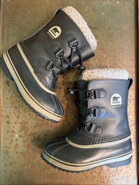 Sorel Youth  Yoot Pac TP Waterproof Snow Boots in Black/Stone Fleece-Lined. Sz 1